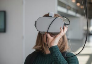 Virtual Reality and the Flipped Classroom Model in STEM Education
