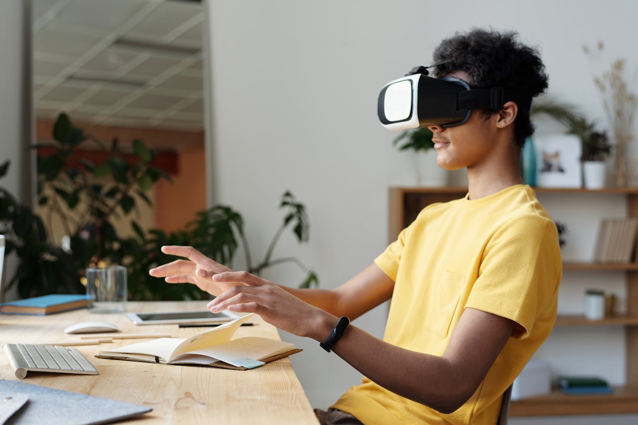 Empowering Educators: The Importance of Teacher-Friendly VR Classrooms-alt